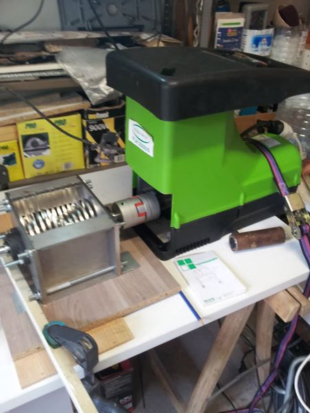 Fichier:Atelier Broyeuse Dechets Plastique FlorabestA.jpg