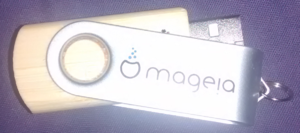 Passer Linux img usb key mageia 2015 2.png